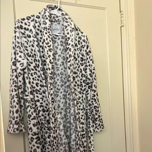 nicole miller Leopard Print Women's Robe size: L